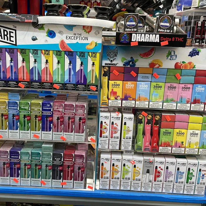Caln Gas and Smoke Shop 8