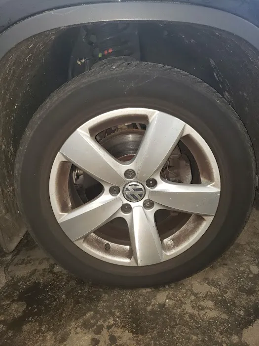 Jeters Car Wash and Custom Auto Detailing 9