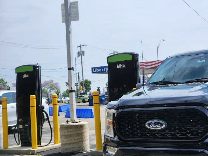 Southport Plaza Car Wash 7
