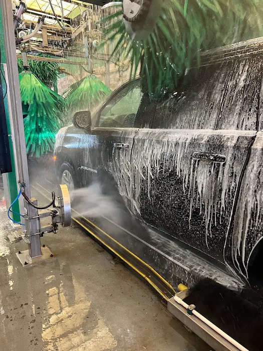 Stop & Shine Express Car Wash 4