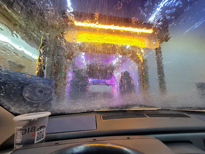 Jax Car Wash & Speedy Lube of Maywood 9