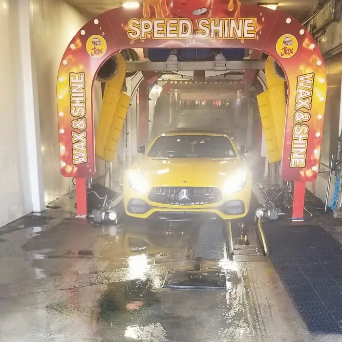 Jax Car Wash & Speedy Lube of Maywood 8