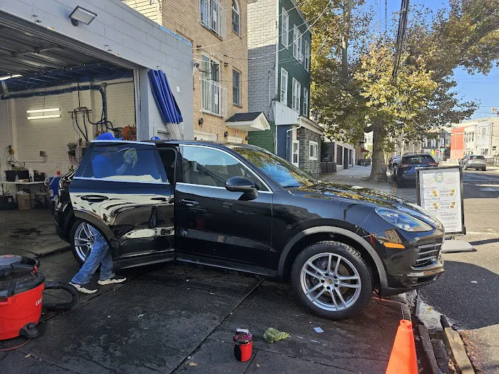 Splash-N-Dash Hand Car Wash 3