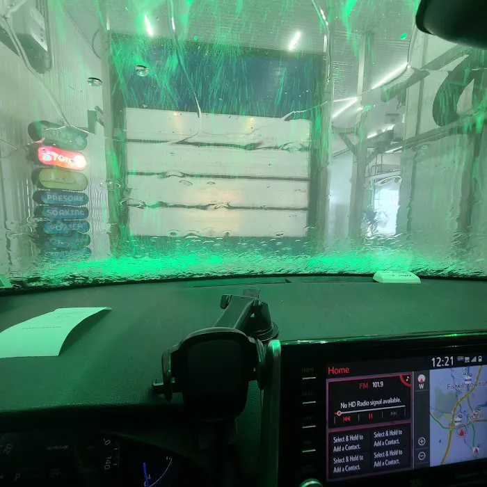 Foam & Wash Car Wash 4