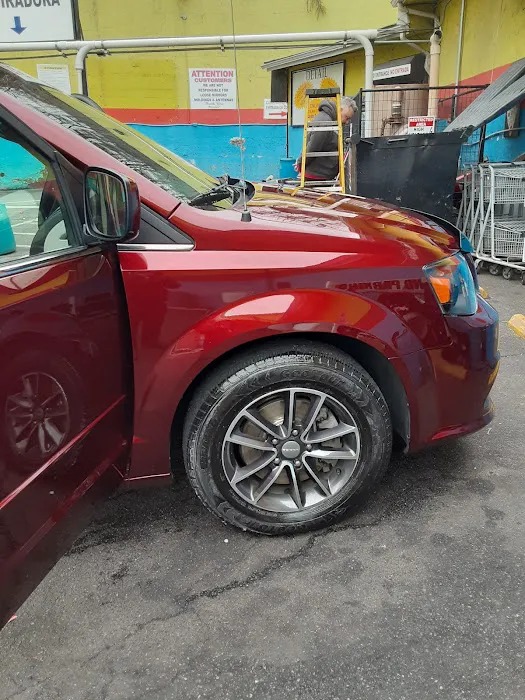 Downtown Car Wash & Detaling 9