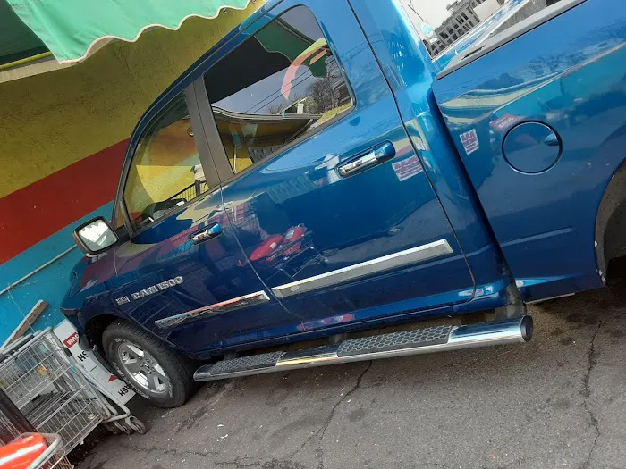 Downtown Car Wash & Detaling 3