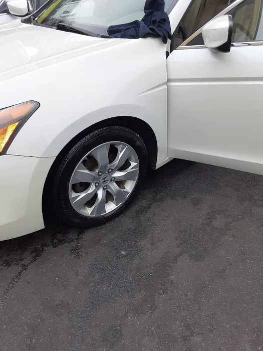 Downtown Car Wash & Detaling 7