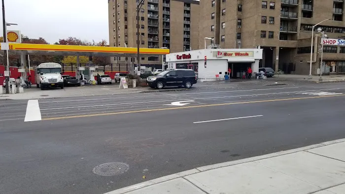 D Block Car Wash & Gas 3