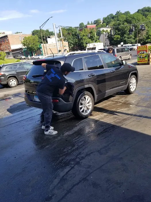D Block Car Wash & Gas 6