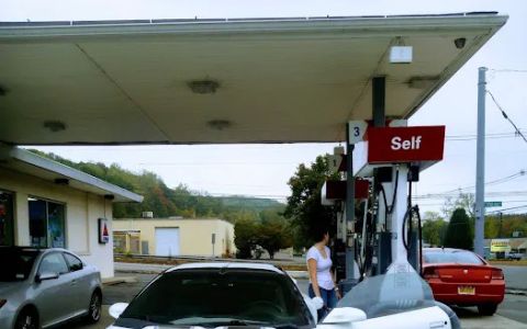 GAS & GROCERIES LLC