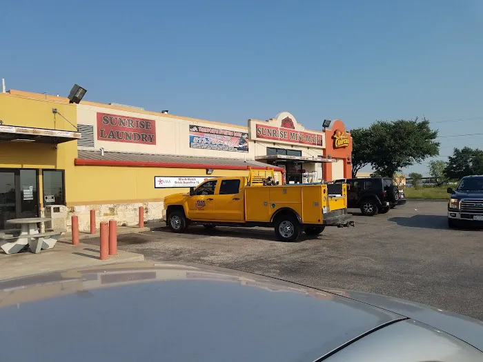 Los Primos Hand Car Wash 5