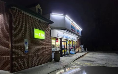 7-11 Gas station @Troth