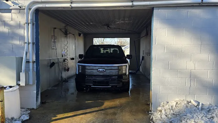 Maxi Shine Car Wash 2