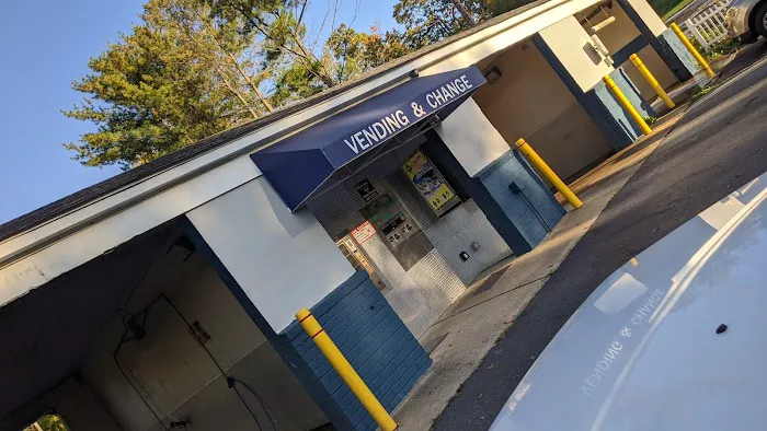 Maxi Shine Car Wash 1