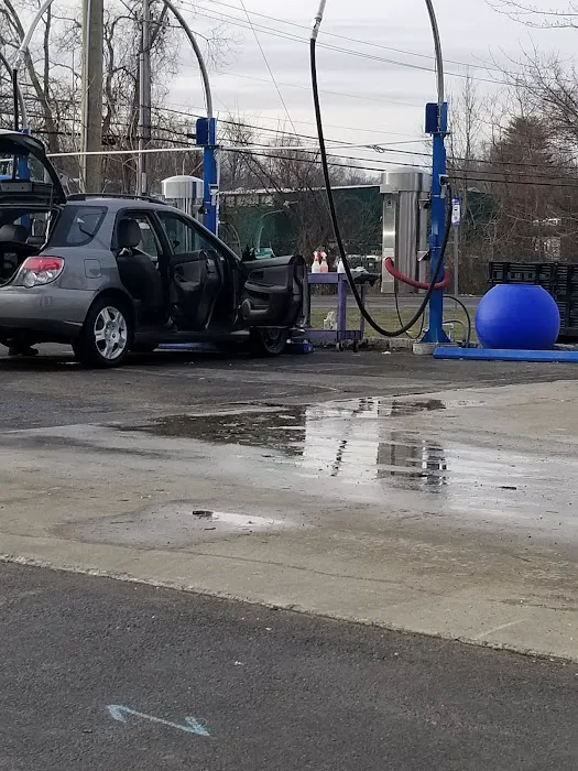 Top Hat Car Wash 7