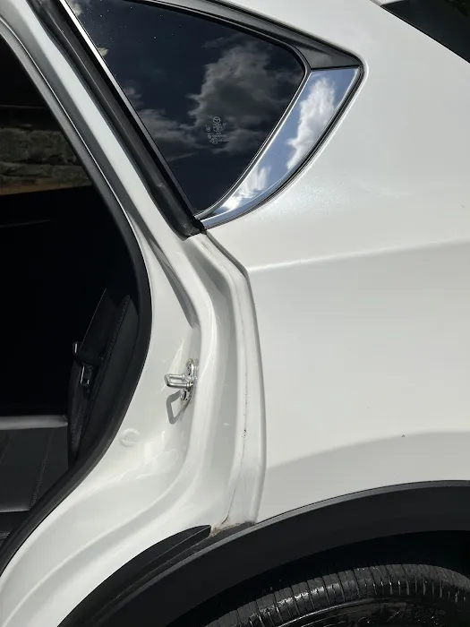 Suds HAND Car Wash 4