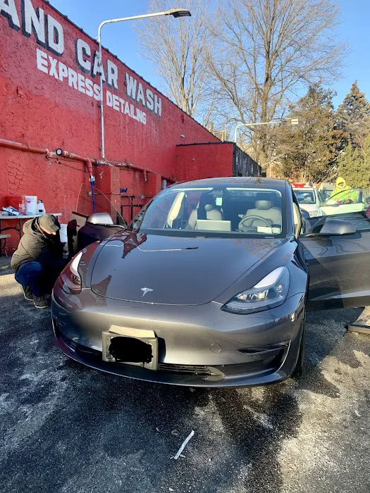Suds HAND Car Wash 3