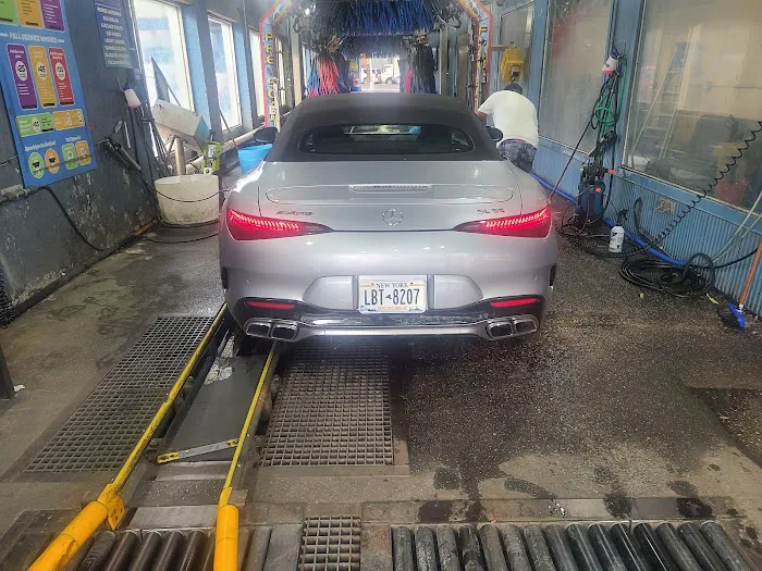 BUBBLY CAR WASH 2
