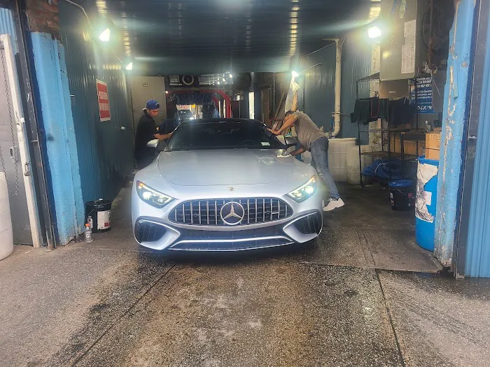 BUBBLY CAR WASH 3