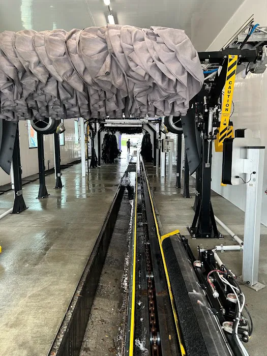 Shiny Shell Carwash 1