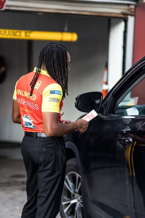 Russell Speeders Car Wash of Mt Vernon 3