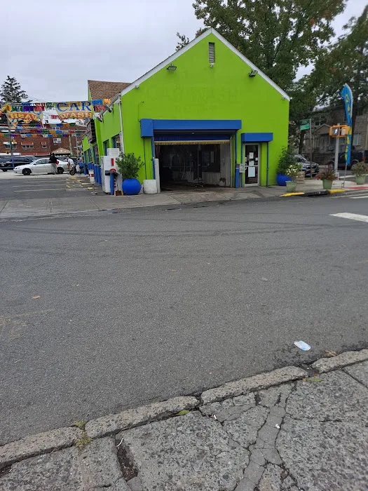 Showa Car Wash and Detailing Center 4