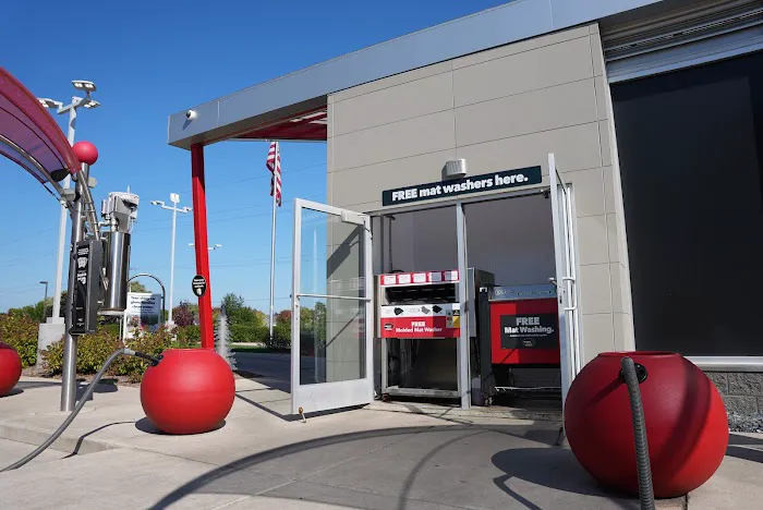Tommy's Express® Car Wash 4