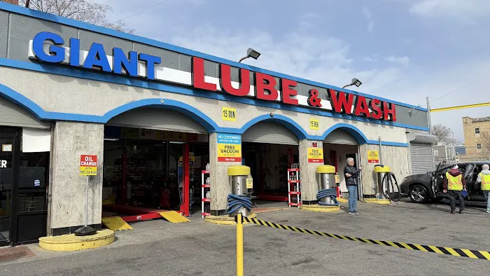 Giant Car Wash 0