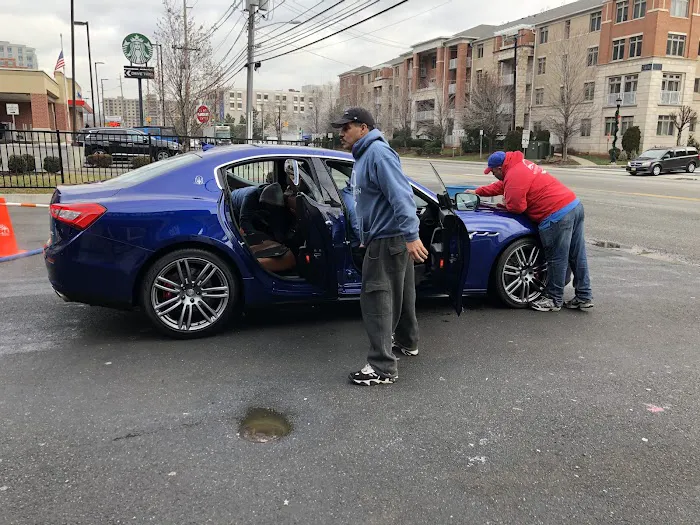 Celebrity Car Wash 0
