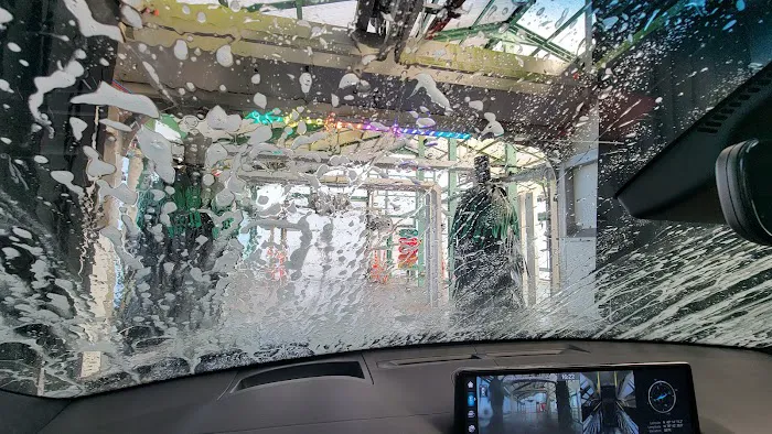 Ultimate Car Wash & Lube 6