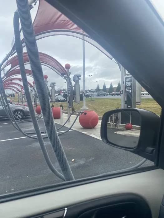 Tommy's Express® Car Wash 4