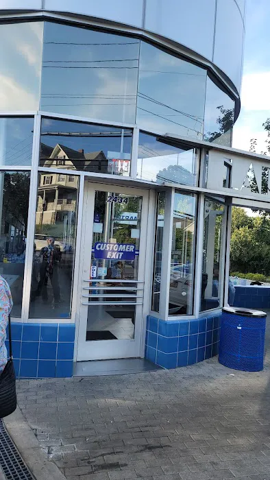Larchmont Carwash 0