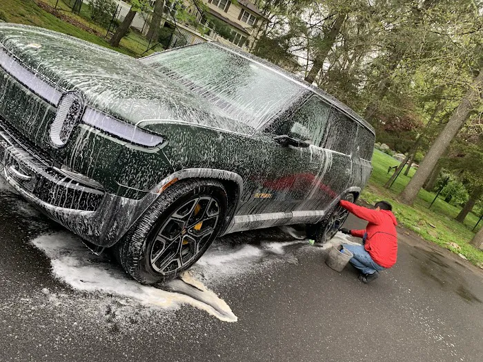 J&F Galvan Mobil Car Wash Detailing llc 4