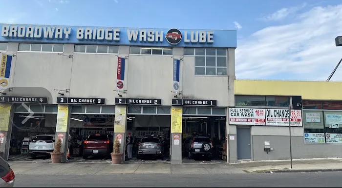 Broadway Bridge Wash & Lube 0