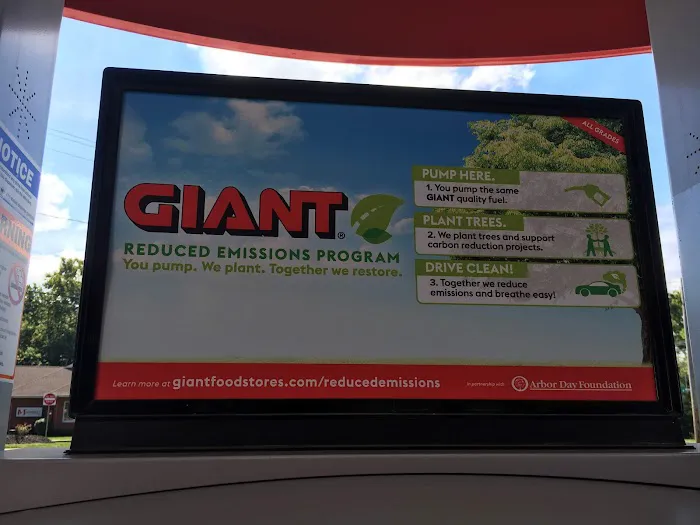 Gas Station - Giant 3