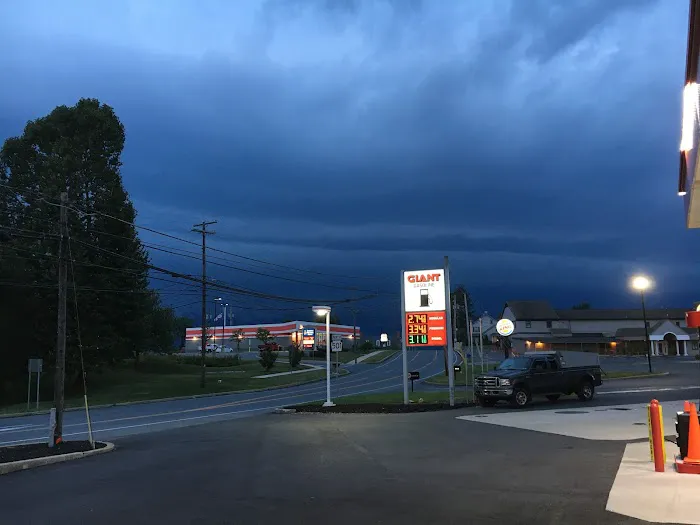 Gas Station - Giant 7