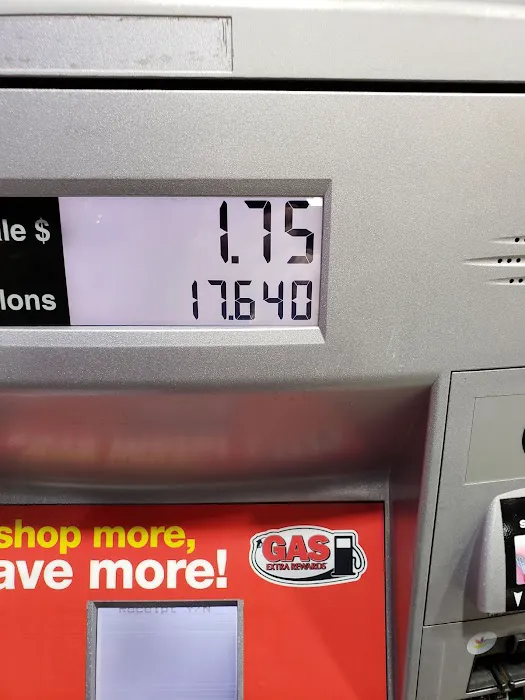 Gas Station - Giant 2