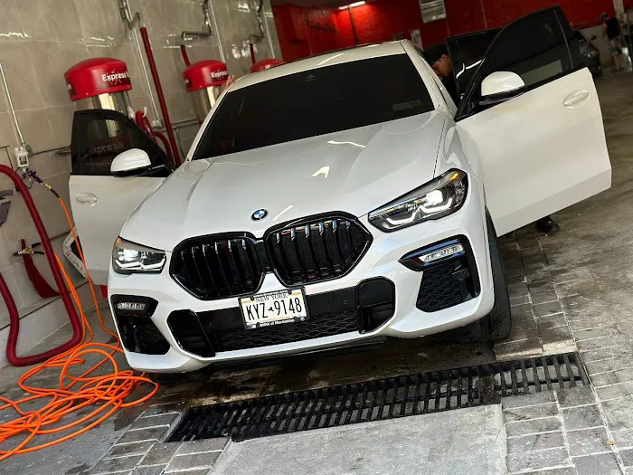 El maco hand car wash 3