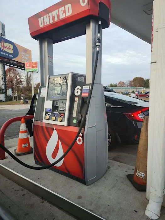 Liberty Gas Station/Squires Pantry 6