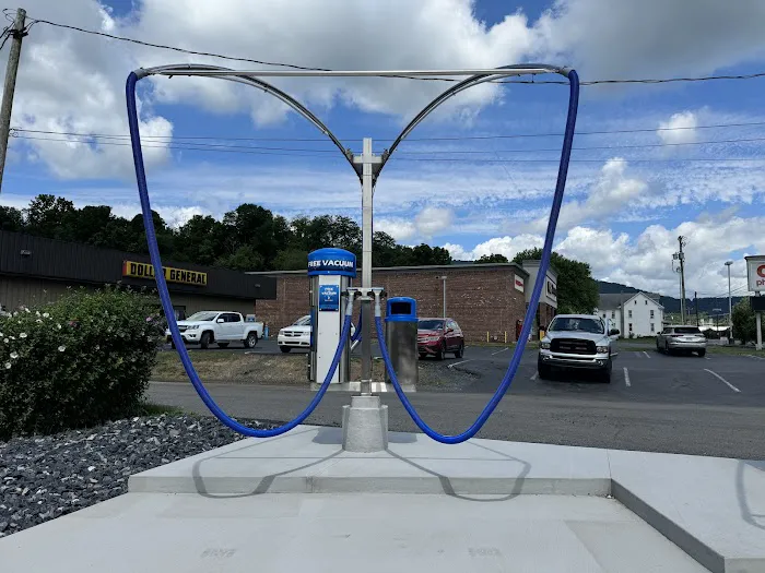 Lake's Showroom Shine Car Wash 3