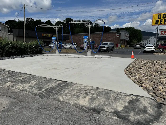 Lake's Showroom Shine Car Wash 4
