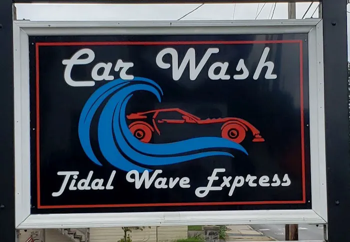 Tidal Wave Car Wash & Wagging Tails Dog 8