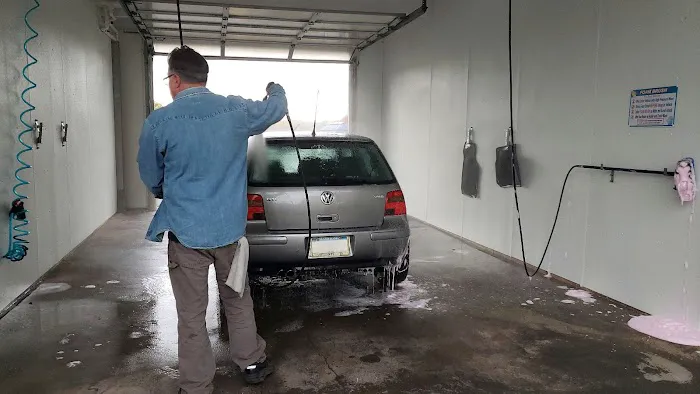 Tidal Wave Car Wash & Wagging Tails Dog 5
