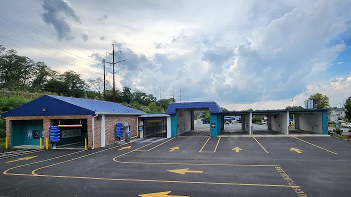 Tidal Wave Car Wash & Wagging Tails Dog 6