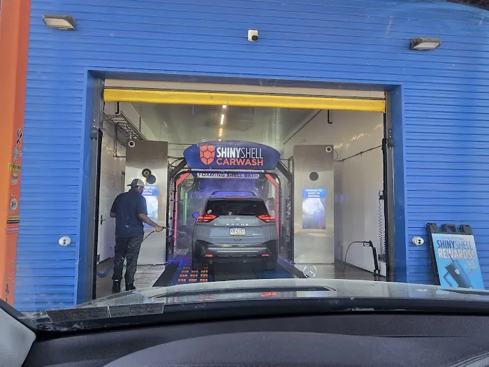 Shiny Shell Carwash 0