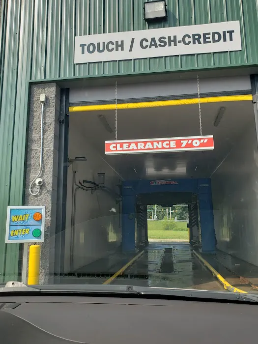 Lucky Duck Car Wash 9