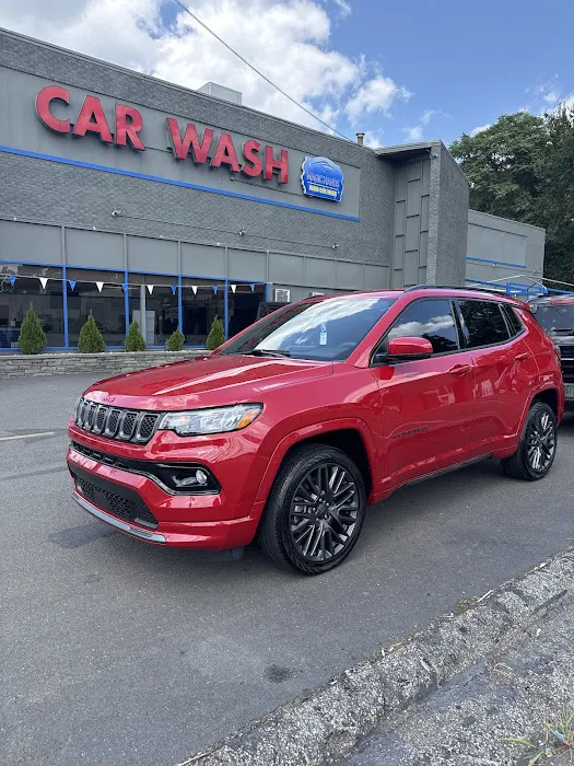 Magic Hand's Car Wash & Detailing 1