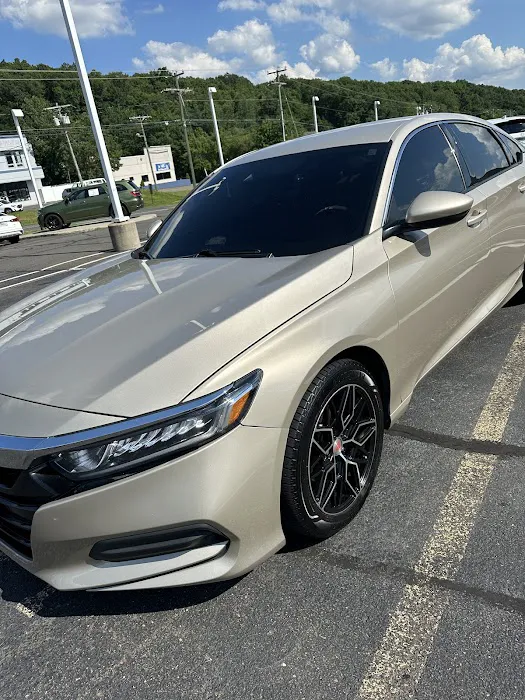 Magic Hand's Car Wash & Detailing 3