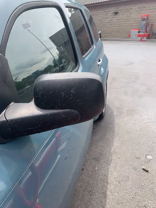 Wet Willy's Car Wash 8