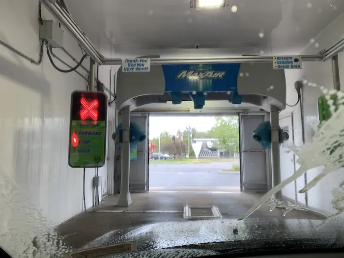 Wet Willy's Car Wash 7